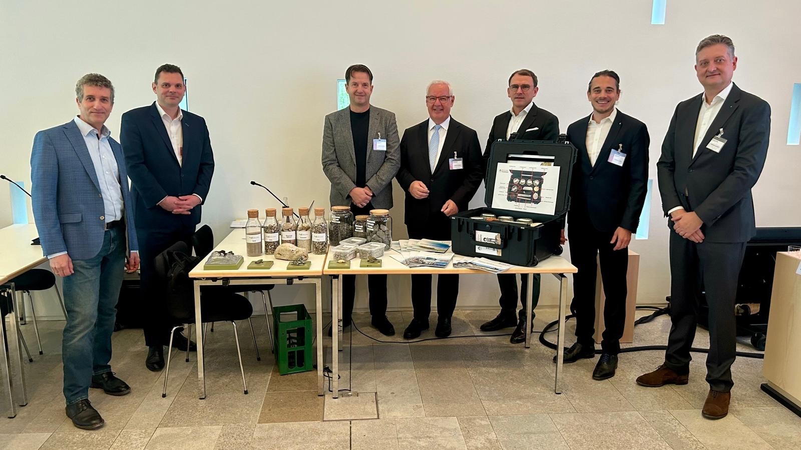 Foto 7 Alle Herren mit DrMS und Tonkoffer